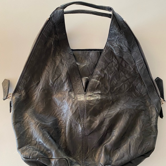 Givechy Black Shoulder Bag - Picture 2 of 8